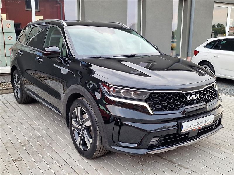 Kia Sorento 1.6T-GDi PHEV 4x4 Premium, ČR - fotka 3 z 50