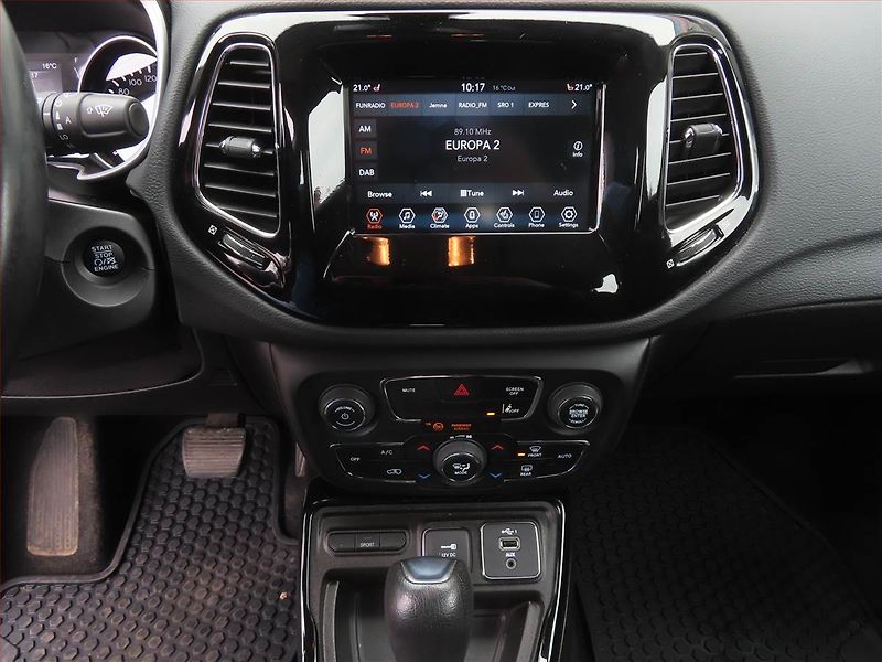 Jeep Compass (2021) 1.3 T-GDI, Automat, Serv.kniha - fotka 12 z 21