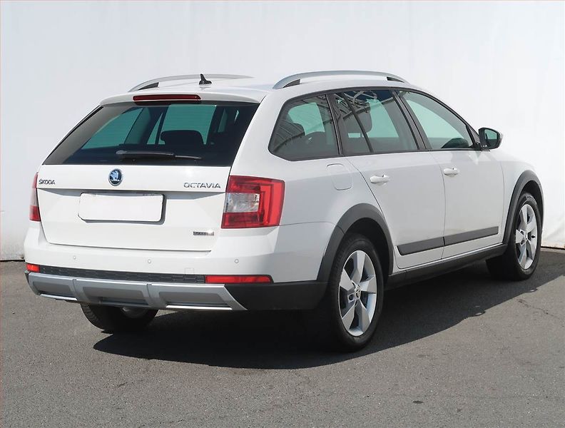 Škoda Octavia (2015) Scout 2.0 TDI, 4X4, Automat - fotka 5 z 20