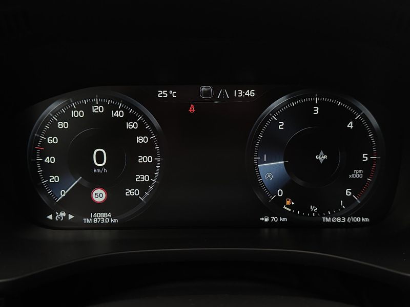 Volvo XC60 D4 AWD MOMENTUM PRO  - fotka 16 z 42