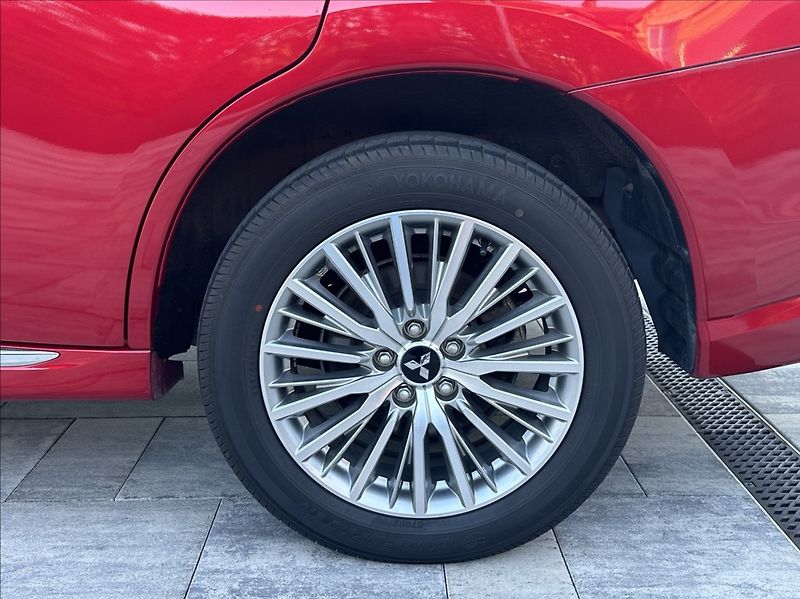 Mitsubishi Outlander 2,4 PHEV 224PS  Diamant 4x4 A/ - fotka 48 z 58