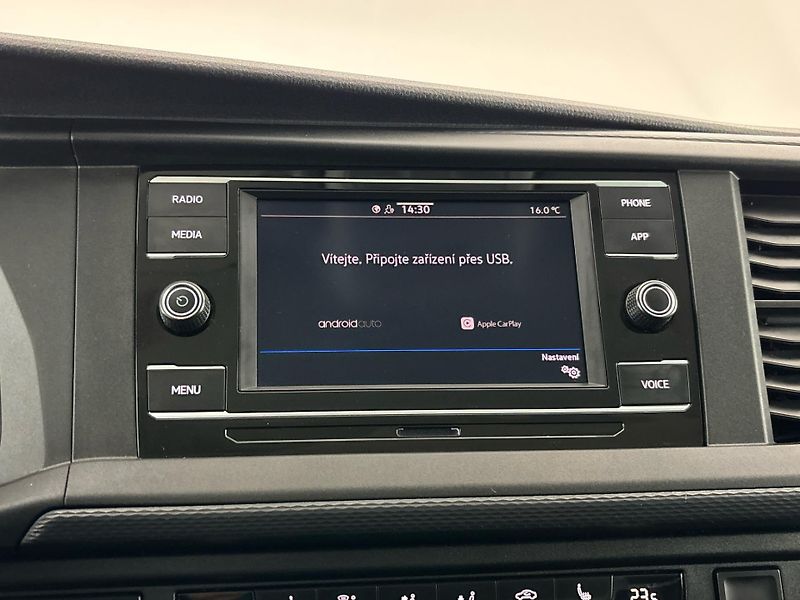 Volkswagen Caravelle Long DSG - fotka 24 z 26