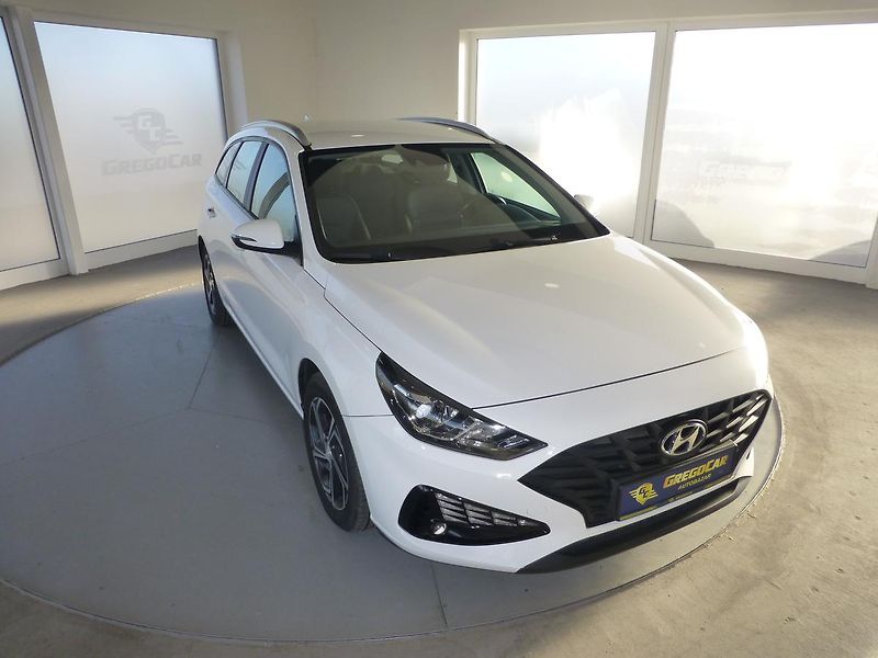 Hyundai i30 (2021) 1,6CRDI*ALU*AC**PARK.S**KAMERA - fotka 4 z 23