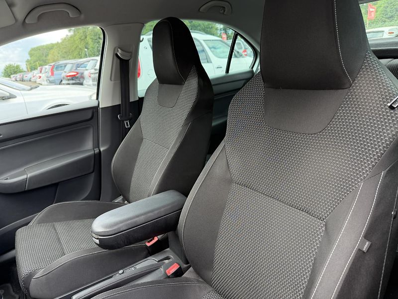 Škoda Rapid 1.2 TSI - fotka 14 z 21