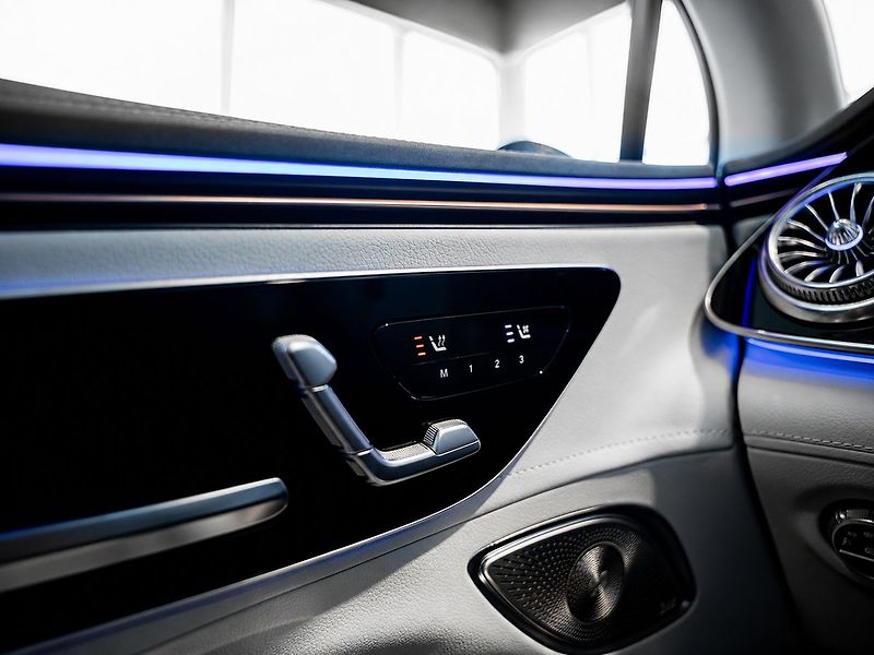 Mercedes-Benz EQE 53 AMG 4MATIC*hyperscreen MBUX - fotka 14 z 27