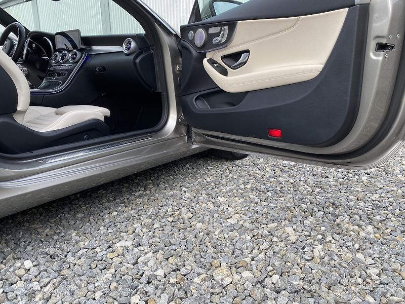 Mercedes-Benz Třídy C C 400 COUPE 4MATIC 51.000KM - fotka 108 z 149