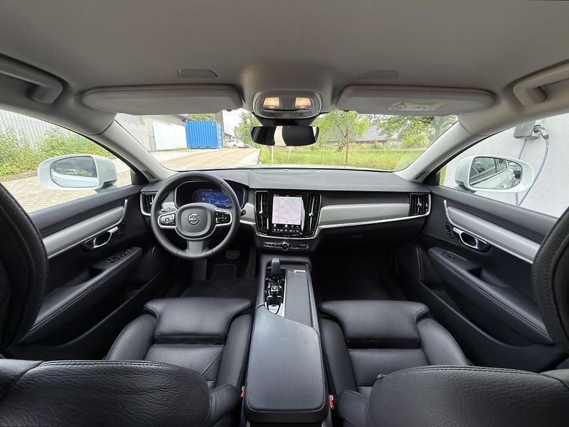 Volvo V90 CC B5 AWD (benzín) //REZERVACE - fotka 21 z 46