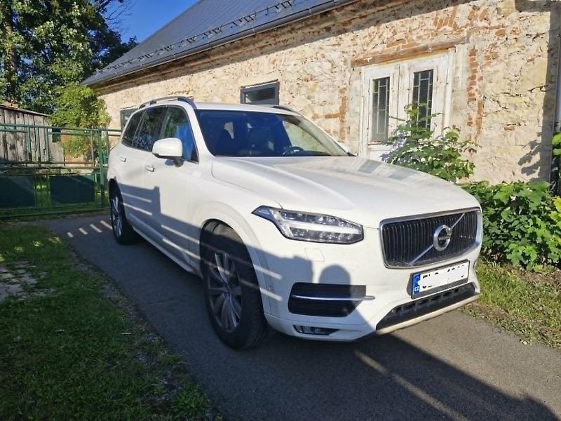 Volvo XC90 (2015) - fotka 2 z 15