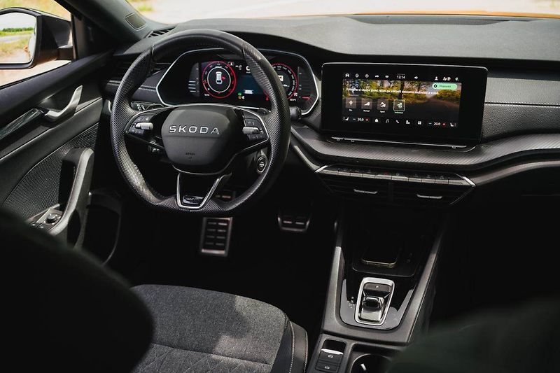 Škoda Octavia (2025) 2.0 TDI, Sportline, Automat - fotka 3 z 32