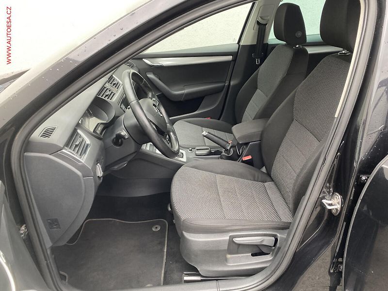 Škoda Octavia (2014) 2.0 TDi, Ambiente, DSG - fotka 9 z 18