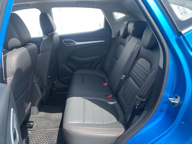 MG ZS Elegance 1.0 TGI 82kW 6MT - fotka 12 z 16