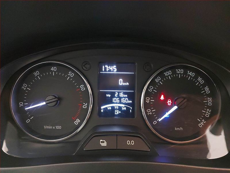 Škoda Rapid (2013) Ambition Plus 1.2 TSI, ČR - fotka 11 z 18
