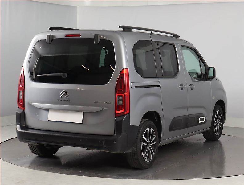 Citroën Berlingo (2019) Shine 1.5 BlueHDi, 5Míst, ČR - fotka 5 z 20