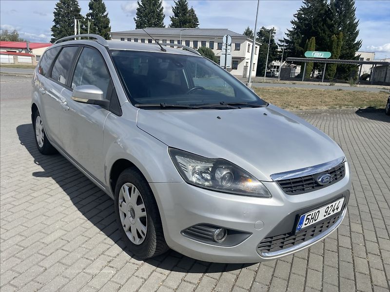Ford Focus 1,8 i 16V 92kw LPG Titanium - fotka 29 z 29