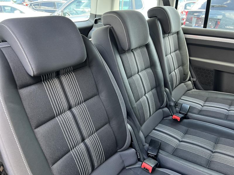 Volkswagen Touran Match 1.4TSi 103kw 7MÍST TAŽNÉ - fotka 28 z 43