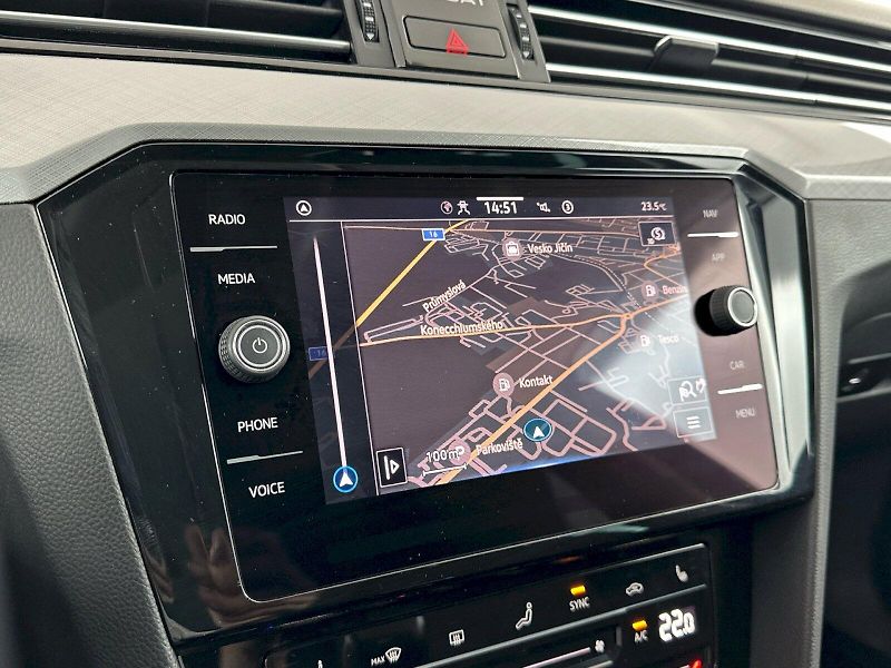 Volkswagen Passat (2022) Business 2.0 TDI 110kW - fotka 13 z 30