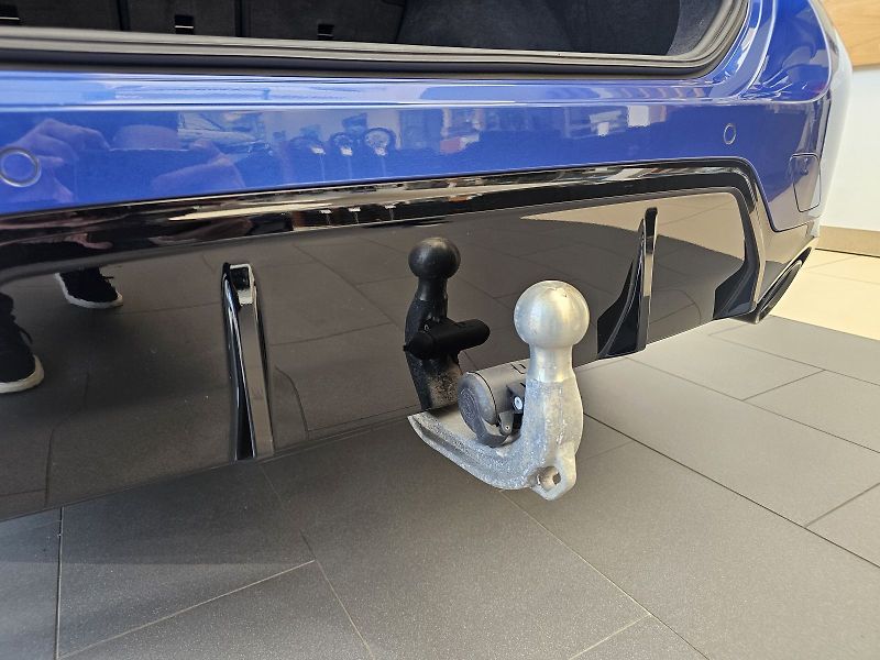 BMW Řada 3 320d xDrive M paket - fotka 10 z 34