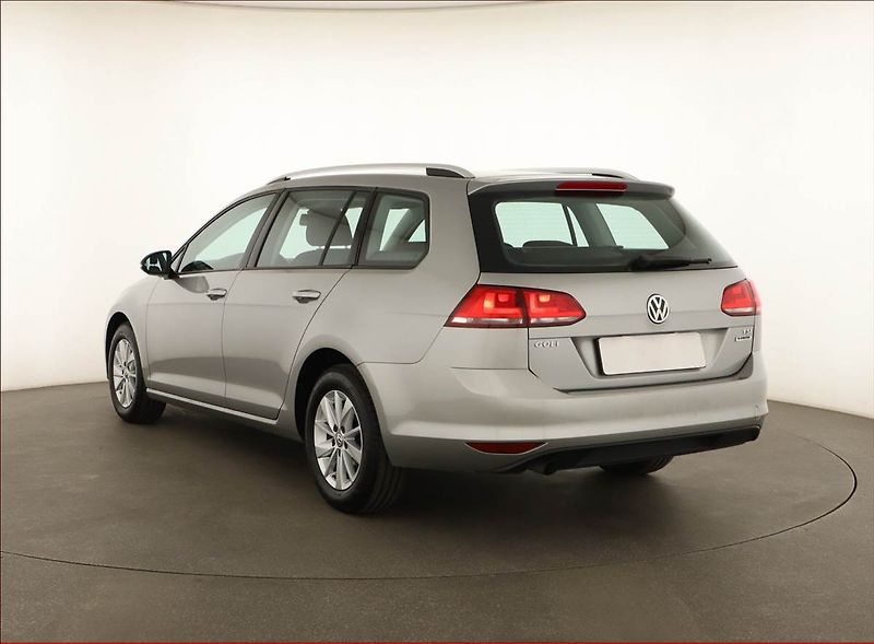 Volkswagen Golf (2016) 1.2 TSI, Serv.kniha, Tempomat - fotka 4 z 12