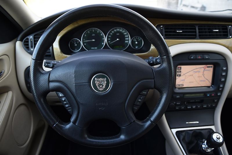 Jaguar X-Type 3.0 V6 AWD,MANUÁL,NAV,KŮŽE,ALU - fotka 11 z 44