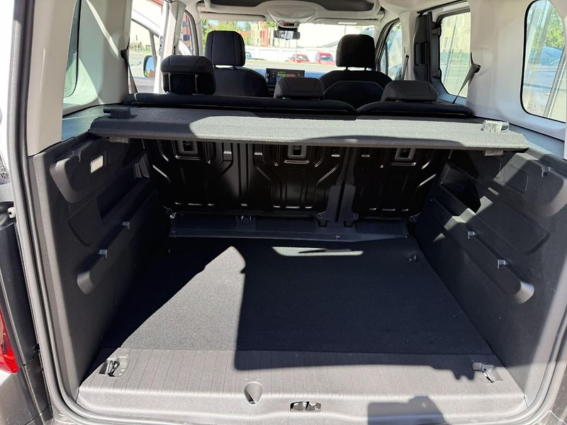 Citroën Berlingo (2026) PLUS TURBO 110k S&S MAN6 - fotka 9 z 11