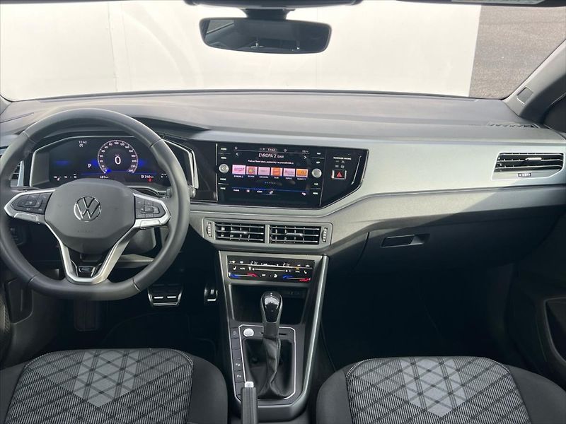 Volkswagen Polo 1,0 TSi 81kW 7DSG R-LINE - fotka 5 z 26