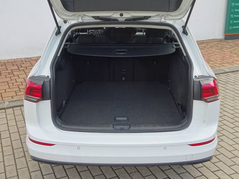 Volkswagen Golf (2022) 1,0TSi /81kW Variant Life - fotka 25 z 27