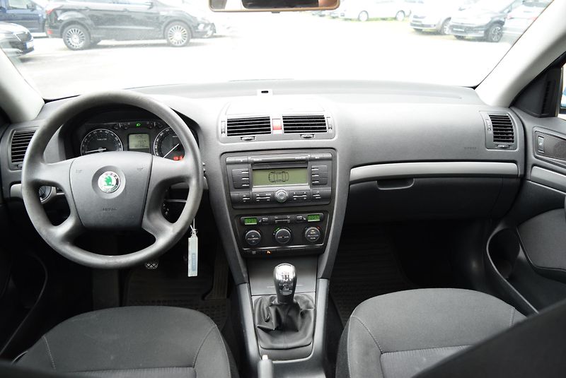 Škoda Octavia (2008) 1.8TSI 118kwELEGANCE KLIMA ALU - fotka 17 z 44
