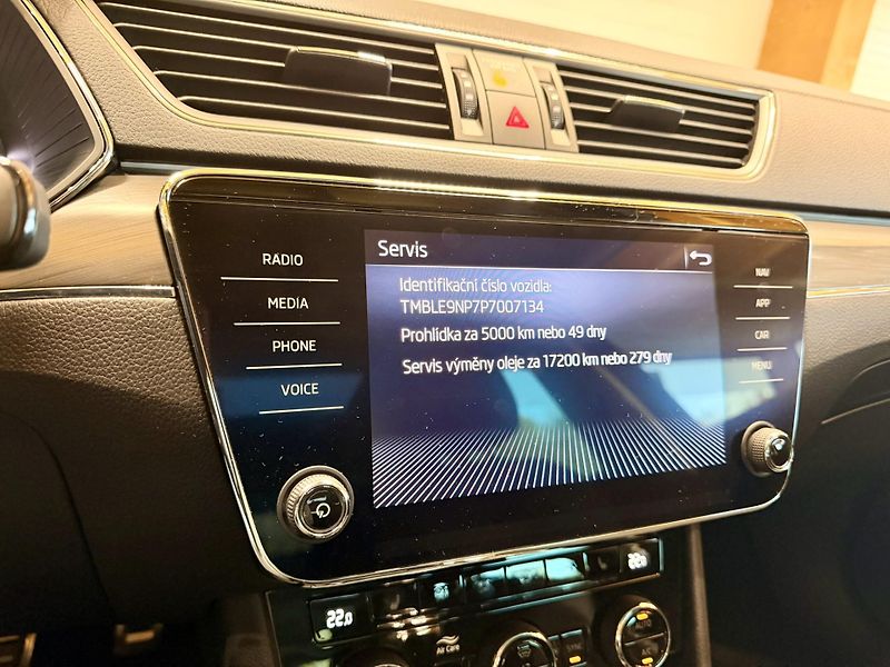 Škoda Superb 2.0 TSi 206 Kw DSG 4x4 Scout - fotka 9 z 32