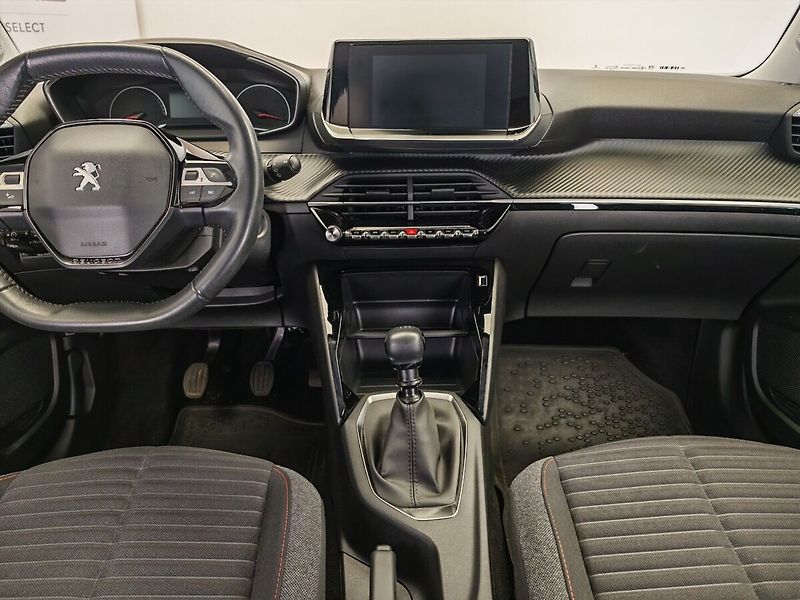 Peugeot 2008 1.2 Benzin - fotka 10 z 35