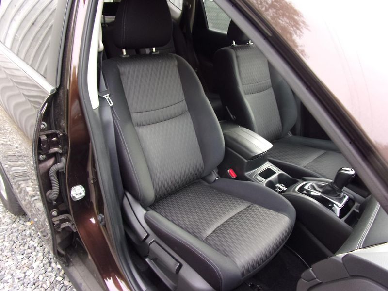 Nissan X-Trail (2020) 1.3DIG-T 117kW DCT CONECTA CZ - fotka 27 z 28