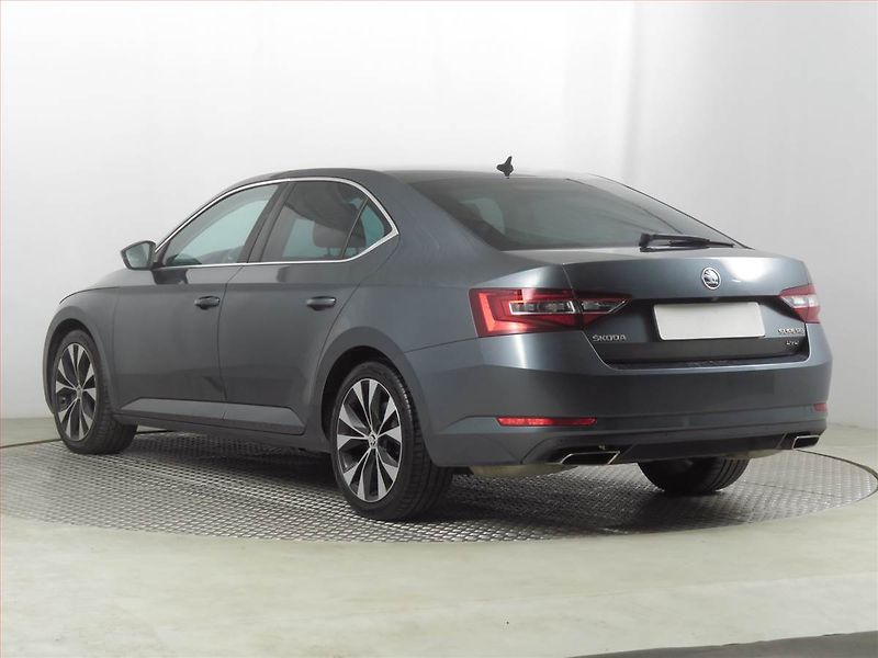 Škoda Superb (2016) 2.0 TSI, 4X4, Automat, Navi - fotka 4 z 28