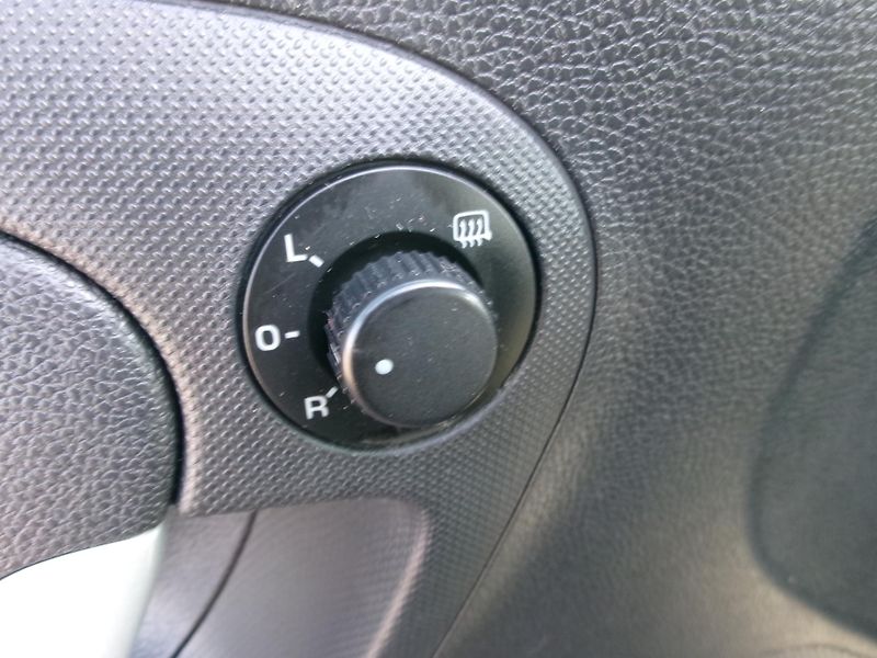 Škoda Fabia (2007) 1,4 16V AC ALU VÝHŘEV - fotka 19 z 27