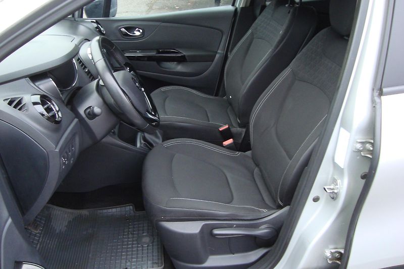Renault Captur (2017)  0.9 Limited - fotka 25 z 66