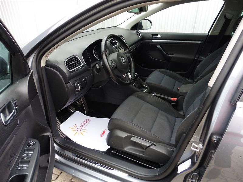 Volkswagen Golf 1.4 TSi Style Navi Xenon - fotka 9 z 14