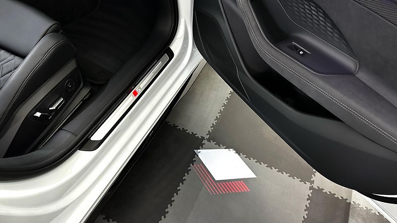 Audi A6 S-LINE / ZÁRUKA / TOP STAV - fotka 48 z 51