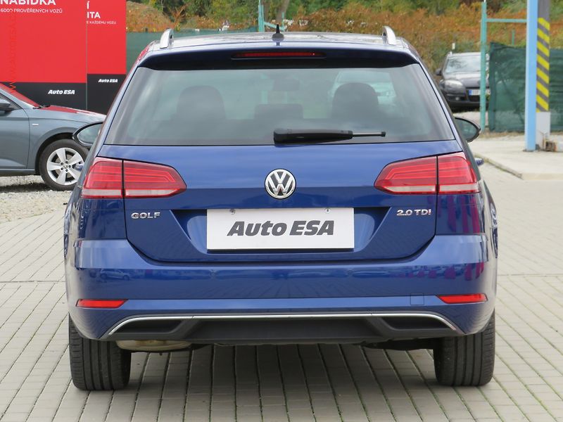 Volkswagen Golf (2018) 2.0TDi, Navi, park.čidla - fotka 5 z 31