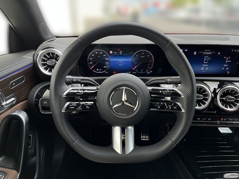 Mercedes-Benz CLA Třída 200 d Shooting Brake AMG - fotka 11 z 21