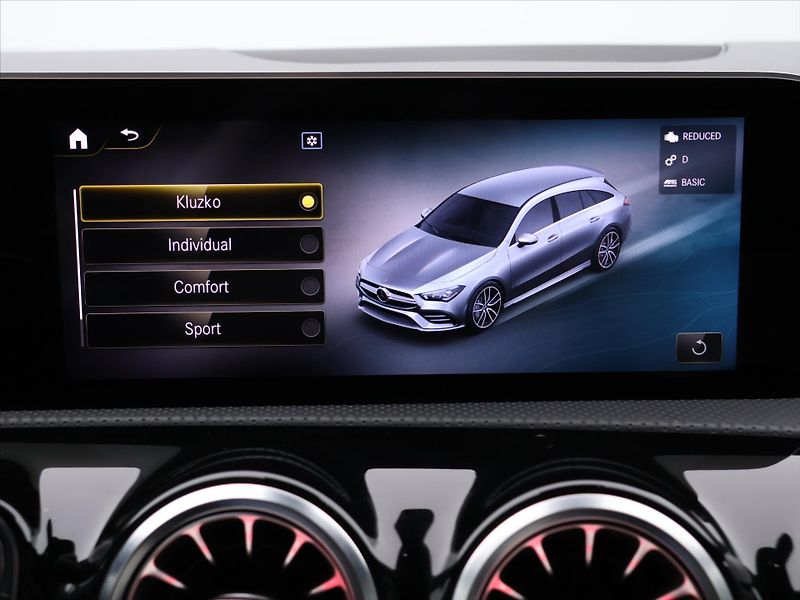 Mercedes-Benz CLA 2,0 35 AMG 225kW 4MATIC DPH CZ - fotka 27 z 40
