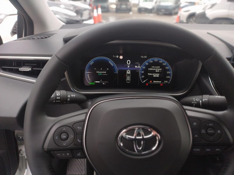Toyota Corolla (2026) SD 1.8 FHEV Comfort TECH - fotka 12 z 15