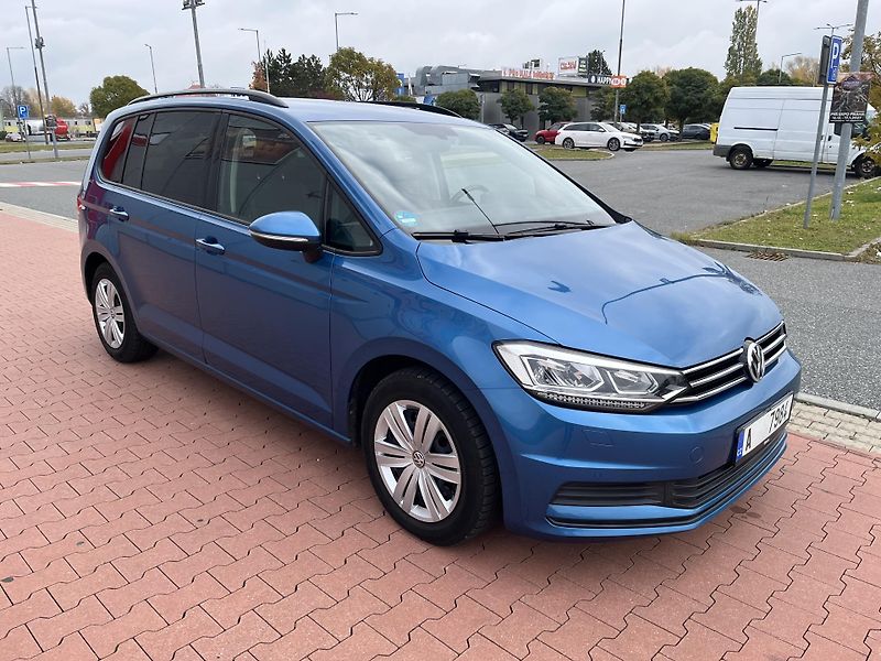 Volkswagen Touran 1.6 TDi 85 kW Full Led 7 Míst - fotka 6 z 36