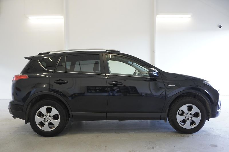 Toyota RAV4 2.5 HYBRID EXECUTIVE 4WD AUT. - fotka 4 z 28