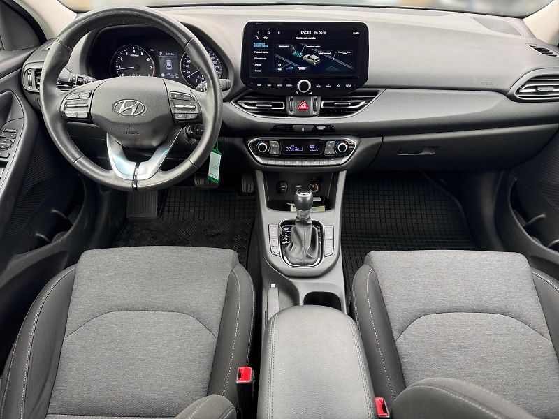 Hyundai i30 (2023) FAMILY SMART 1.5T-GDI 118kW CZ - fotka 9 z 11