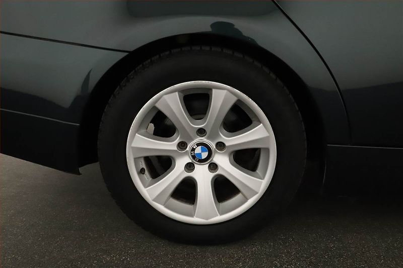 BMW Řada 3 (2005) 318 i, po STK, jezdí výborně - fotka 13 z 13