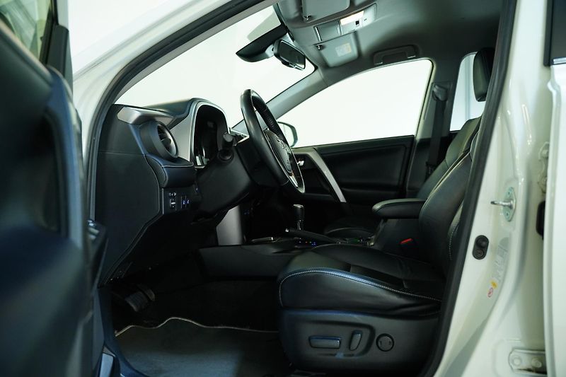 Toyota RAV4 - fotka 12 z 30