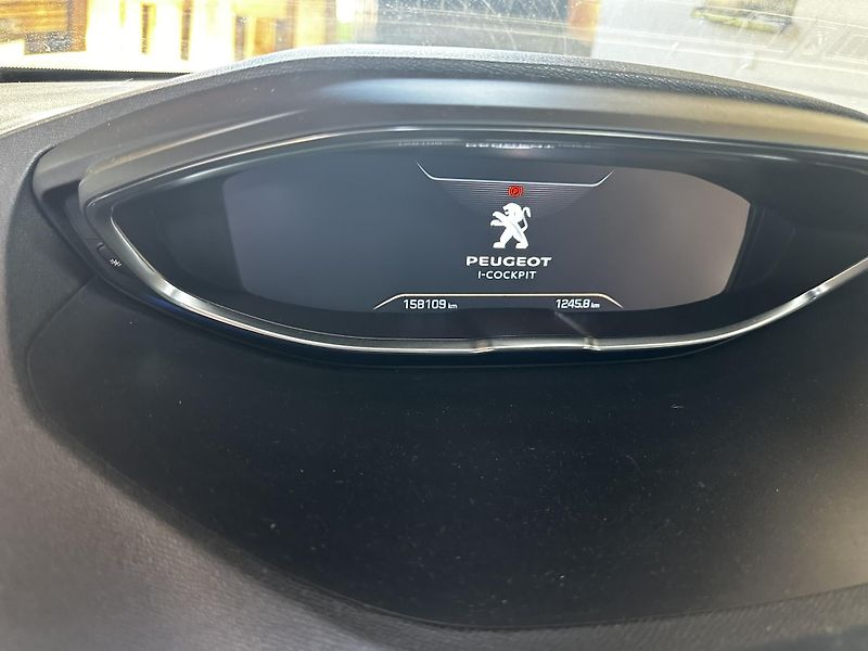 Peugeot 5008 (2018) - fotka 12 z 12
