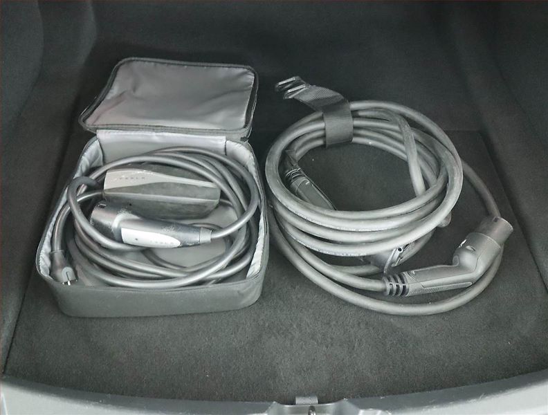 Tesla Model 3 (2023) Standard Range LFP, SoH 96% - fotka 23 z 23