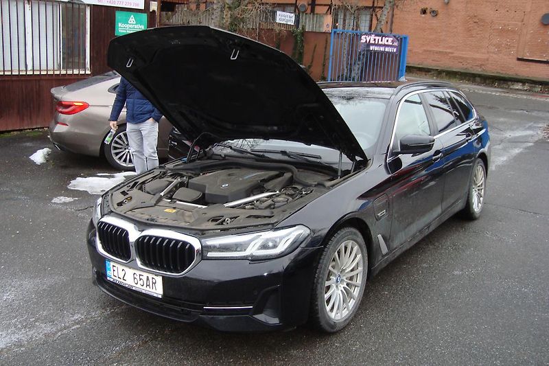 BMW Řada 5 (2021) 530e Xdrive, ČR, 1.Maj.S.Kn. - fotka 18 z 65