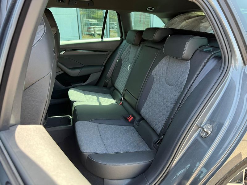 Škoda Octavia Sportline 2.0 TDI 110kw DSG Co - fotka 21 z 25