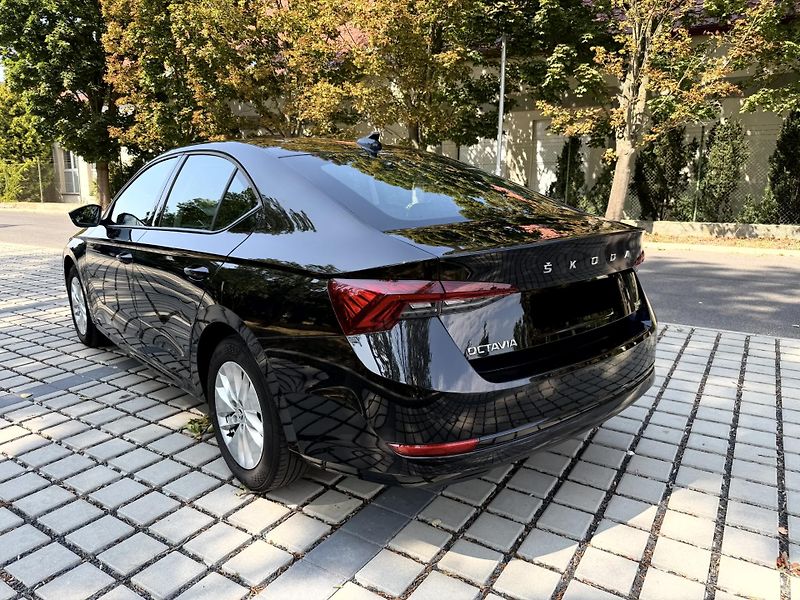 Škoda Octavia 1.0 TSI MHEV E-TEC 81 kW  - fotka 6 z 19
