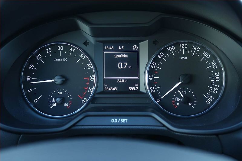 Škoda Octavia (2015) 2.0 TDI, Serv.kniha, Navi - fotka 11 z 21